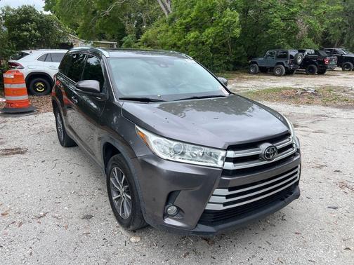 Predawn Gray Mica 2019 Toyota Highlander XLE