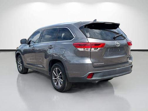 Predawn Gray Mica 2019 Toyota Highlander XLE