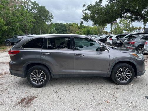 Predawn Gray Mica 2019 Toyota Highlander XLE
