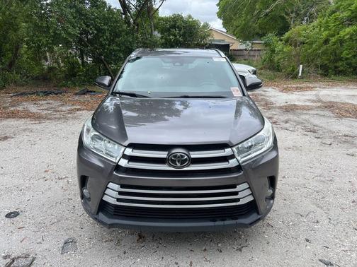 Predawn Gray Mica 2019 Toyota Highlander XLE