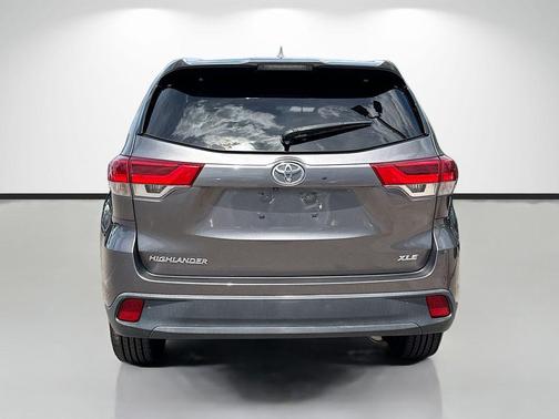 Predawn Gray Mica 2019 Toyota Highlander XLE