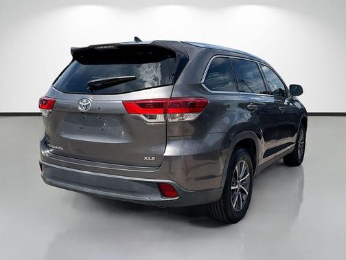 Predawn Gray Mica 2019 Toyota Highlander XLE