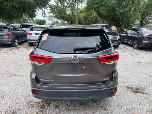 Predawn Gray Mica 2019 Toyota Highlander XLE