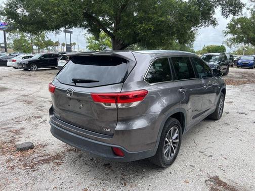 Predawn Gray Mica 2019 Toyota Highlander XLE