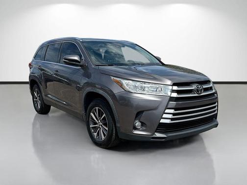 Predawn Gray Mica 2019 Toyota Highlander XLE