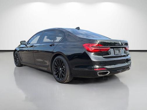2018 BMW 740 i