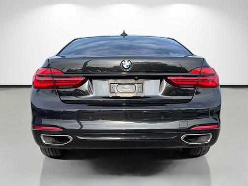 2018 BMW 740 i