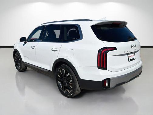 Glacial White Pearl 2024 Kia Telluride SX