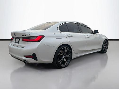 2021 BMW 330 i
