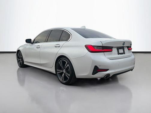 2021 BMW 330 i