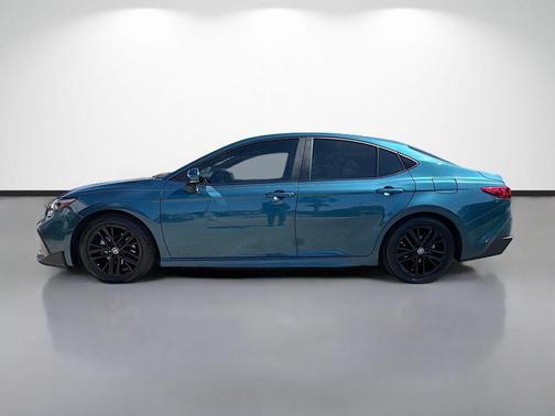 Ocean 2025 Toyota Camry SE