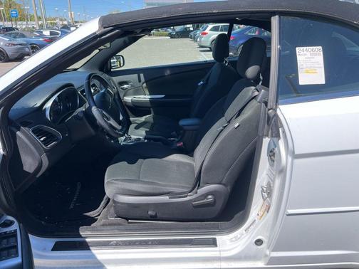 2011 Chrysler 200 Touring