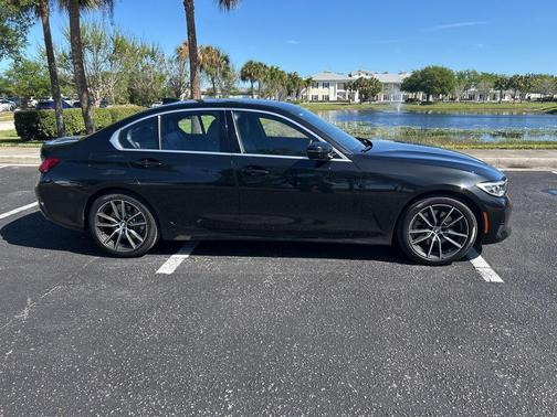 Black Sapphire Metallic 2020 BMW 330 i