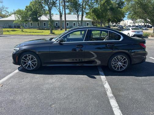 Black Sapphire Metallic 2020 BMW 330 i