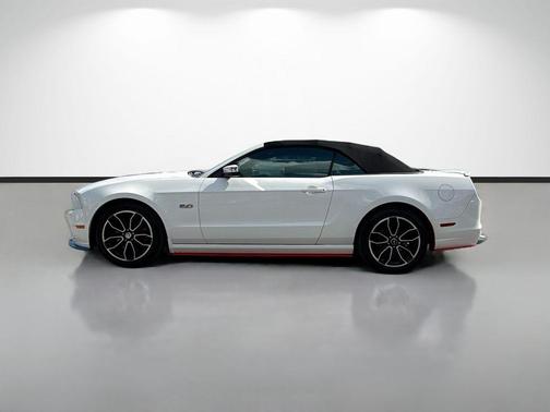 Performance White 2013 Ford Mustang GT Premium