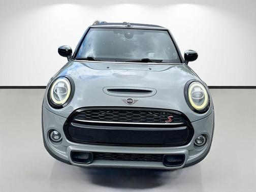 Moonwalk Gray Metallic 2020 MINI Convertible Cooper S