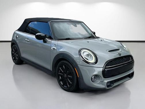Moonwalk Gray Metallic 2020 MINI Convertible Cooper S