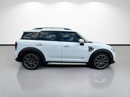 Light White 2019 MINI Countryman Cooper S ALL4