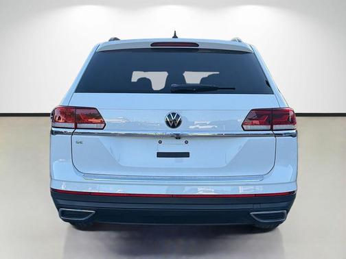 Pure White 2023 Volkswagen Atlas 2.0T SE