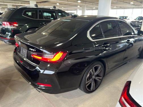 Jet Black 2024 BMW 330 i
