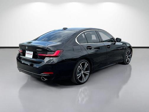 Jet Black 2024 BMW 330 i
