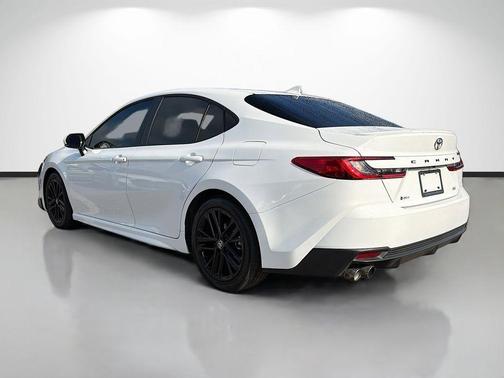 Ice 2025 Toyota Camry SE