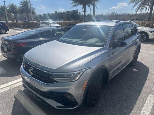 2022 Volkswagen Tiguan 2.0T SE R-Line Black