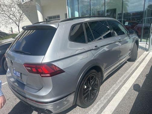 2022 Volkswagen Tiguan 2.0T SE R-Line Black