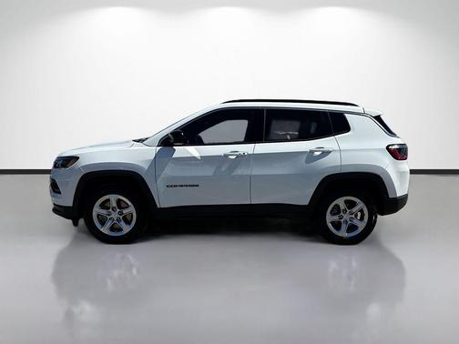 Bright White Clearcoat 2023 Jeep Compass Latitude