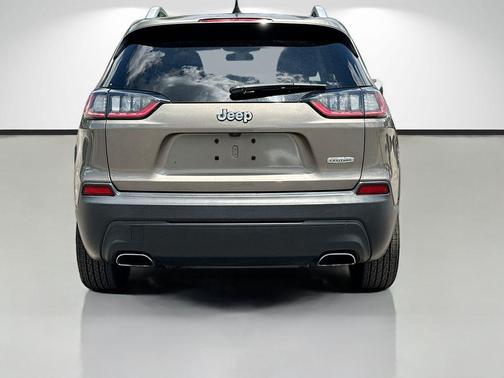Light Brownstone Pearlcoat 2019 Jeep Cherokee Latitude Plus