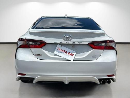 Ice Edge 2024 Toyota Camry SE