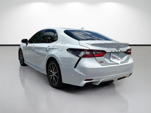 Ice Edge 2024 Toyota Camry SE