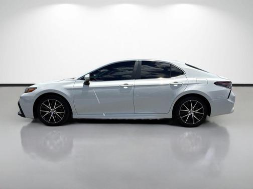 Ice Edge 2024 Toyota Camry SE