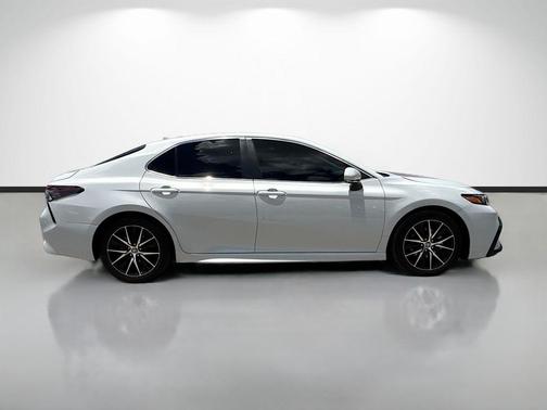 Ice Edge 2024 Toyota Camry SE