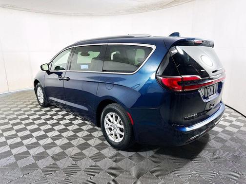 2021 Chrysler Pacifica Touring-L