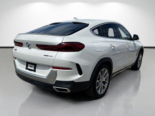 Mineral White Metallic 2021 BMW X6 sDrive40i