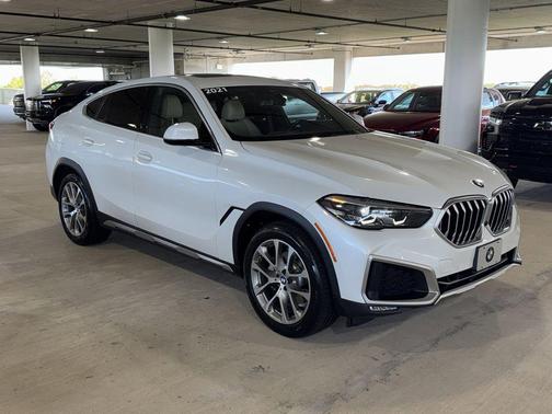 White Metallic 2021 BMW X6 sDrive40i