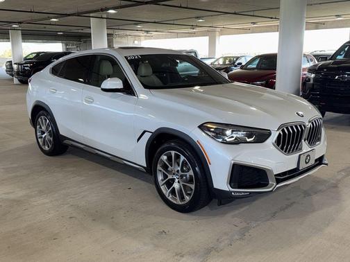 White Metallic 2021 BMW X6 sDrive40i
