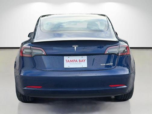 Deep Blue Metallic 2023 Tesla Model 3 Performance