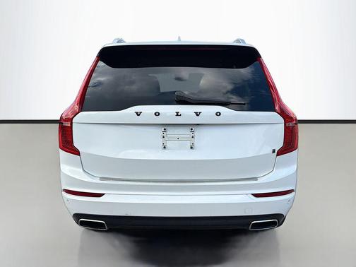 2018 Volvo XC90 T6 Momentum