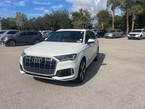 2021 Audi Q7 55 Premium Plus