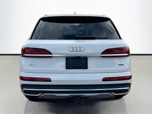 2021 Audi Q7 55 Premium Plus
