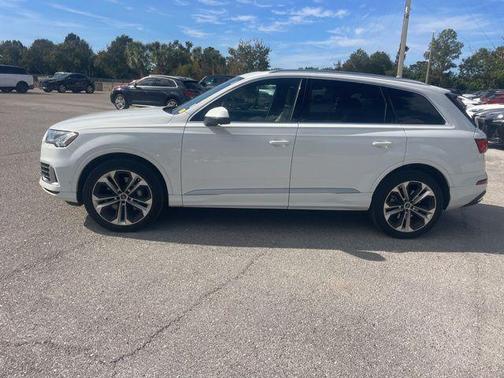 2021 Audi Q7 55 Premium Plus