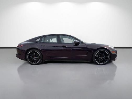 2018 Porsche Panamera 4