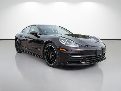 2018 Porsche Panamera 4