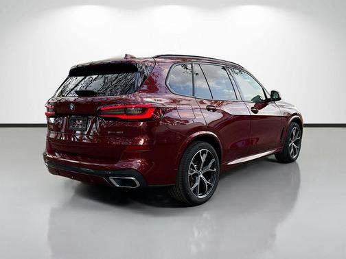 Ruby Red Metallic 2022 BMW X5 sDrive40i