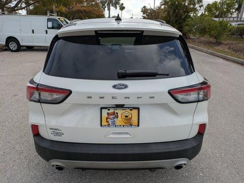 Oxford White 2022 Ford Escape SEL