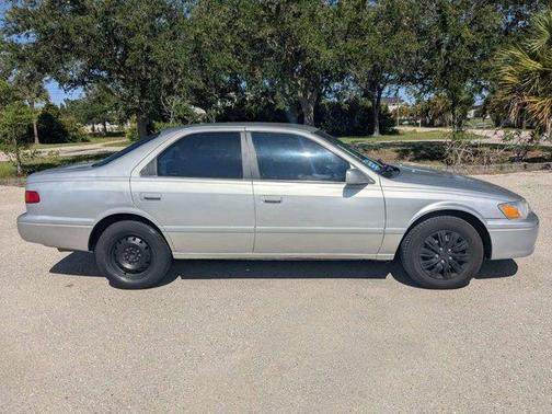 2000 Toyota Camry