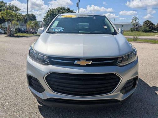 Silver Ice Metallic 2020 Chevrolet Trax LS