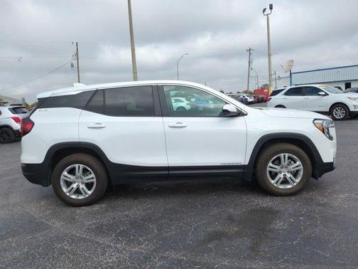 Summit White 2024 GMC Terrain SLE